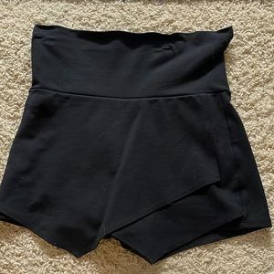 Black skort